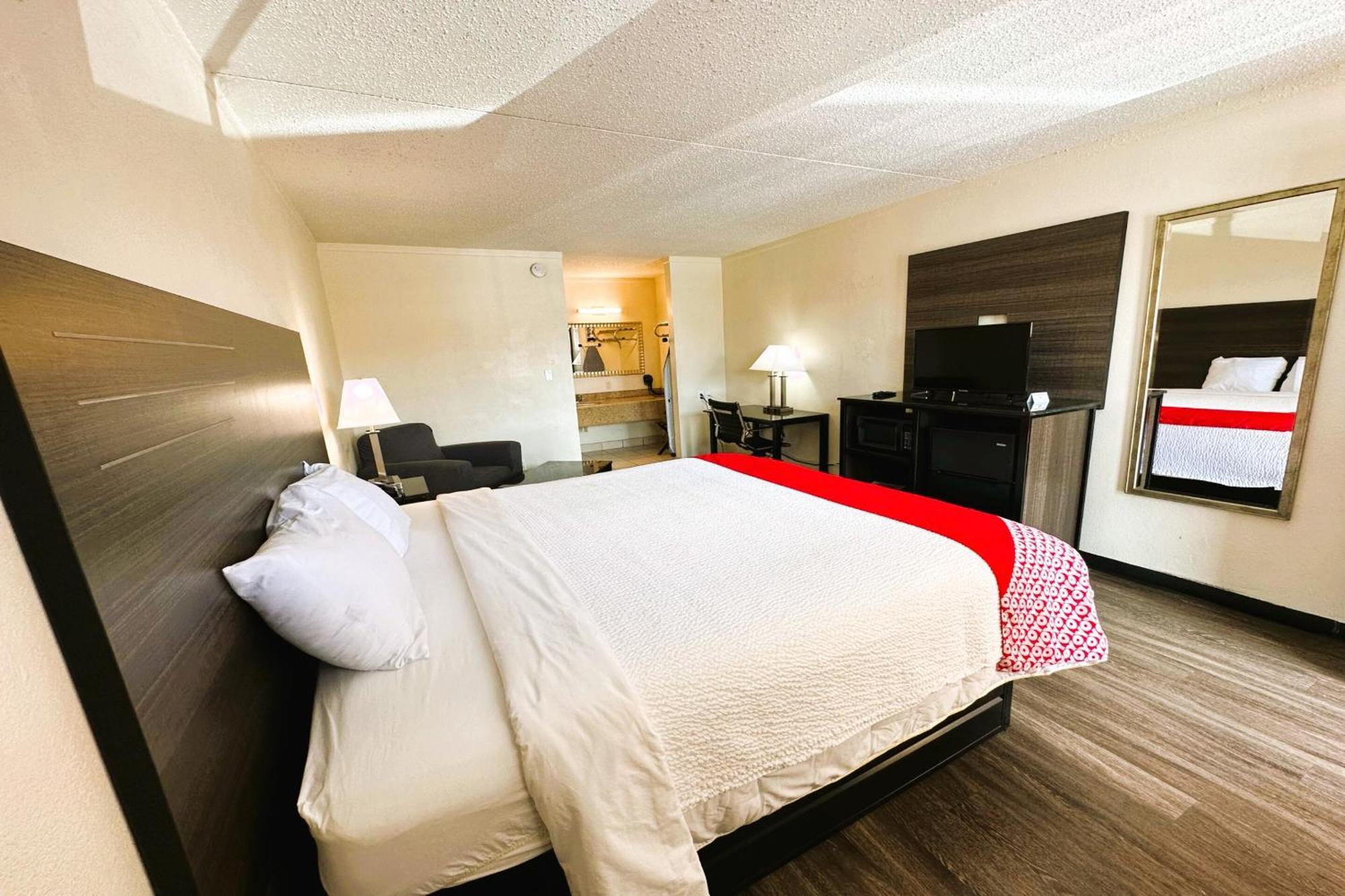 Oyo Hotel San Antonio Lackland Afb Seaworld Hwy 90 W Екстериор снимка