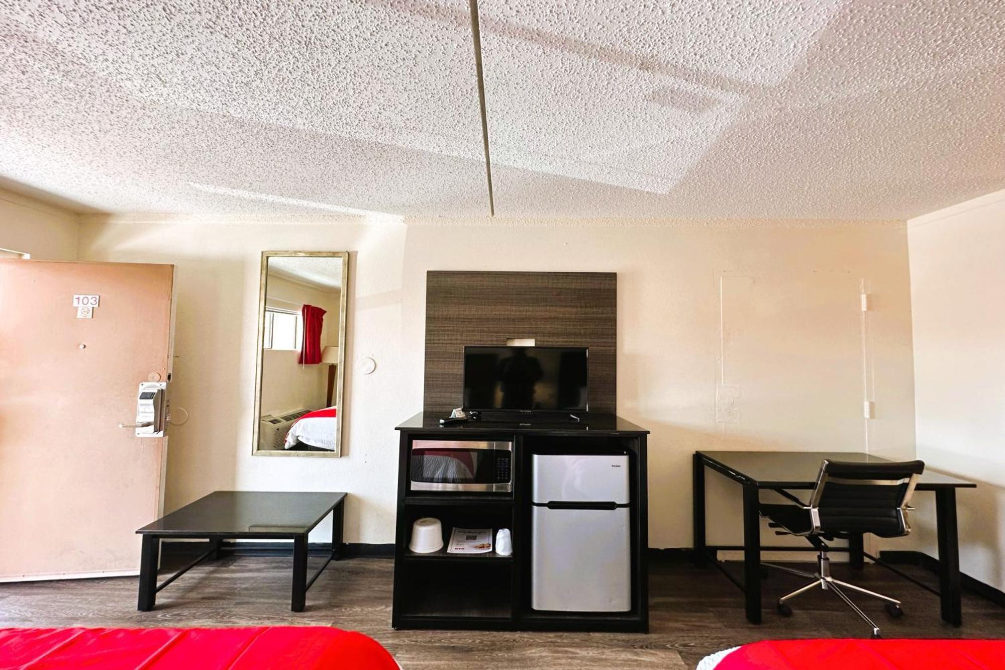 Oyo Hotel San Antonio Lackland Afb Seaworld Hwy 90 W Екстериор снимка