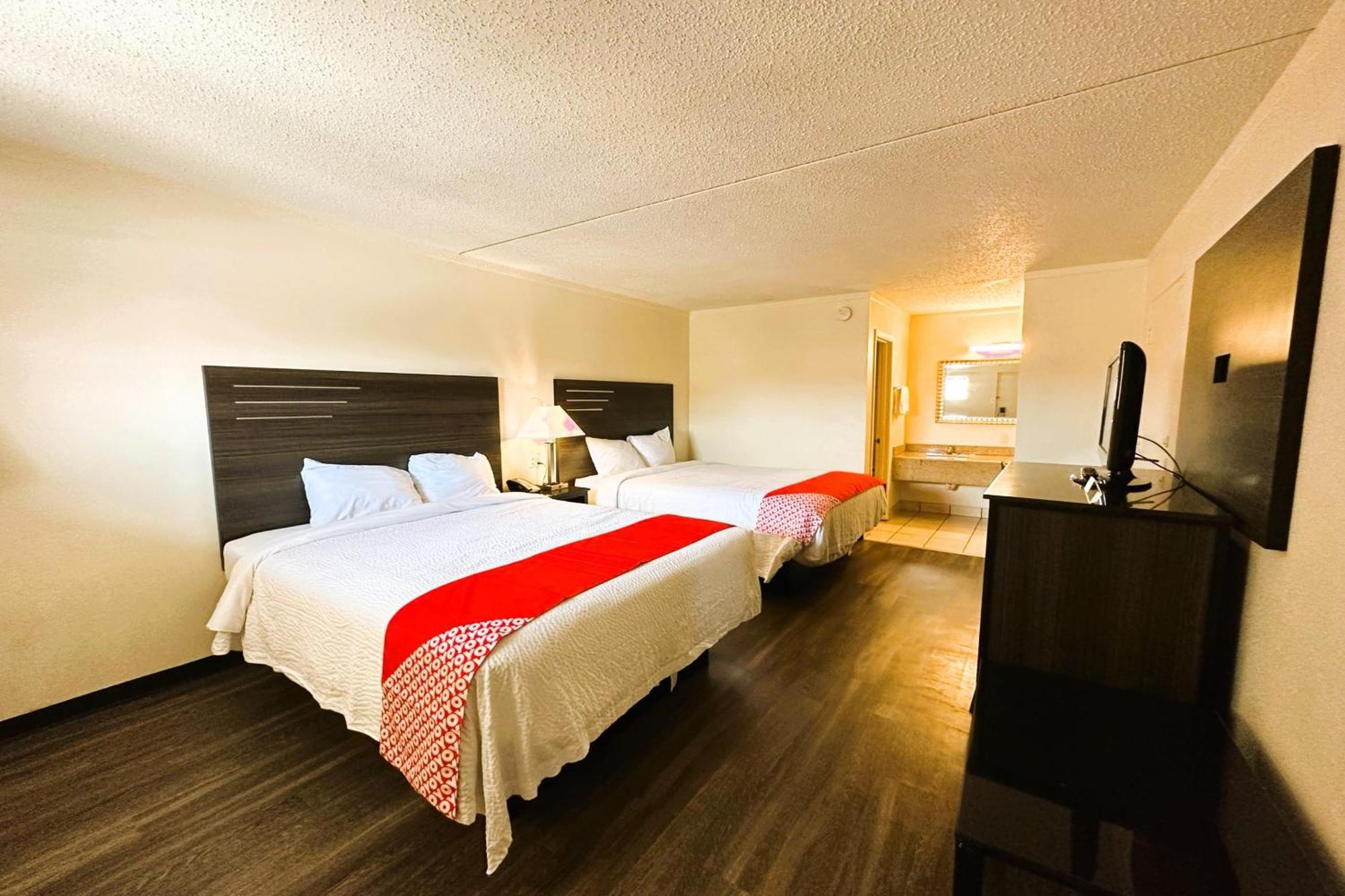 Oyo Hotel San Antonio Lackland Afb Seaworld Hwy 90 W Екстериор снимка