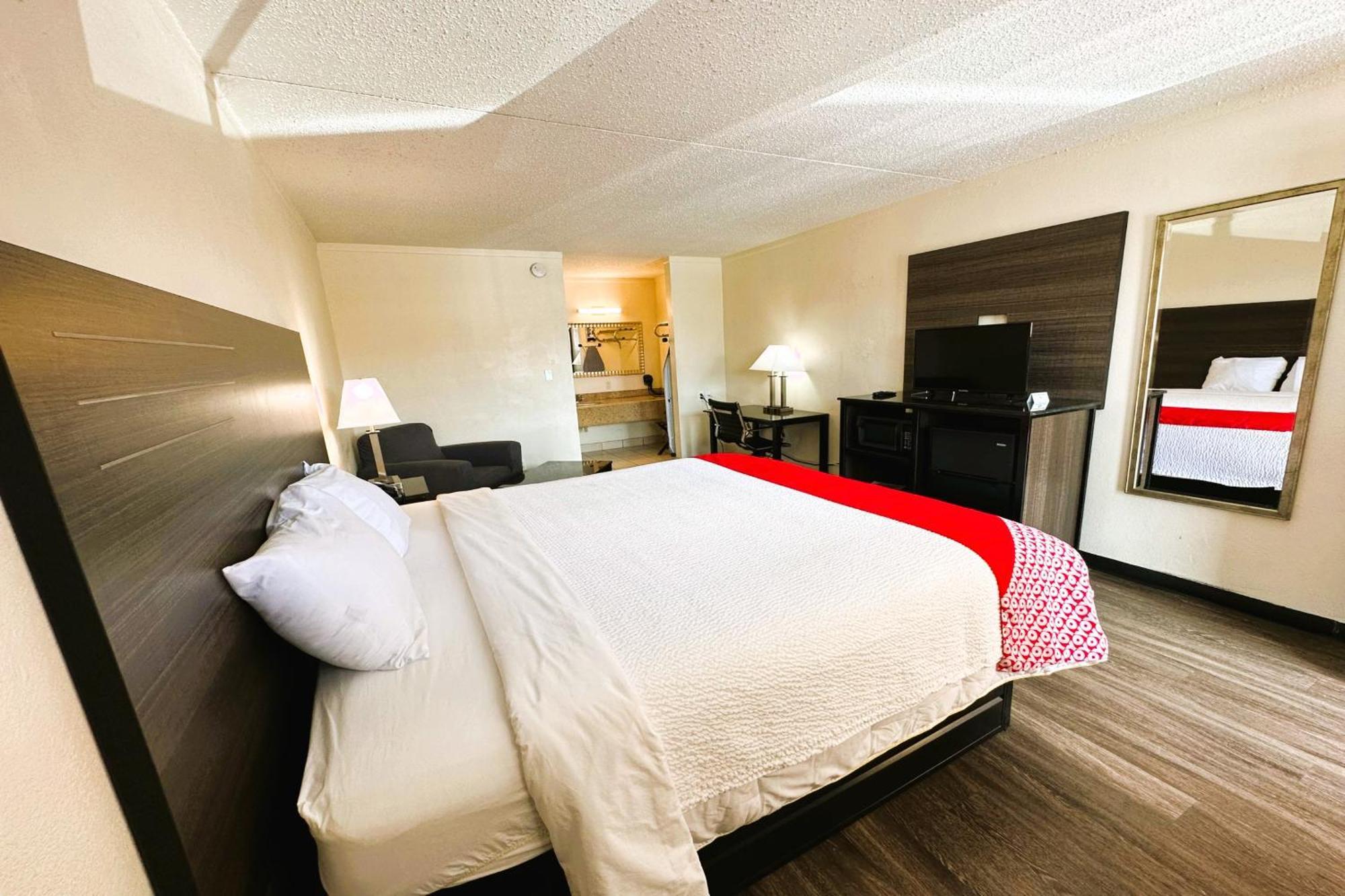 Oyo Hotel San Antonio Lackland Afb Seaworld Hwy 90 W Екстериор снимка