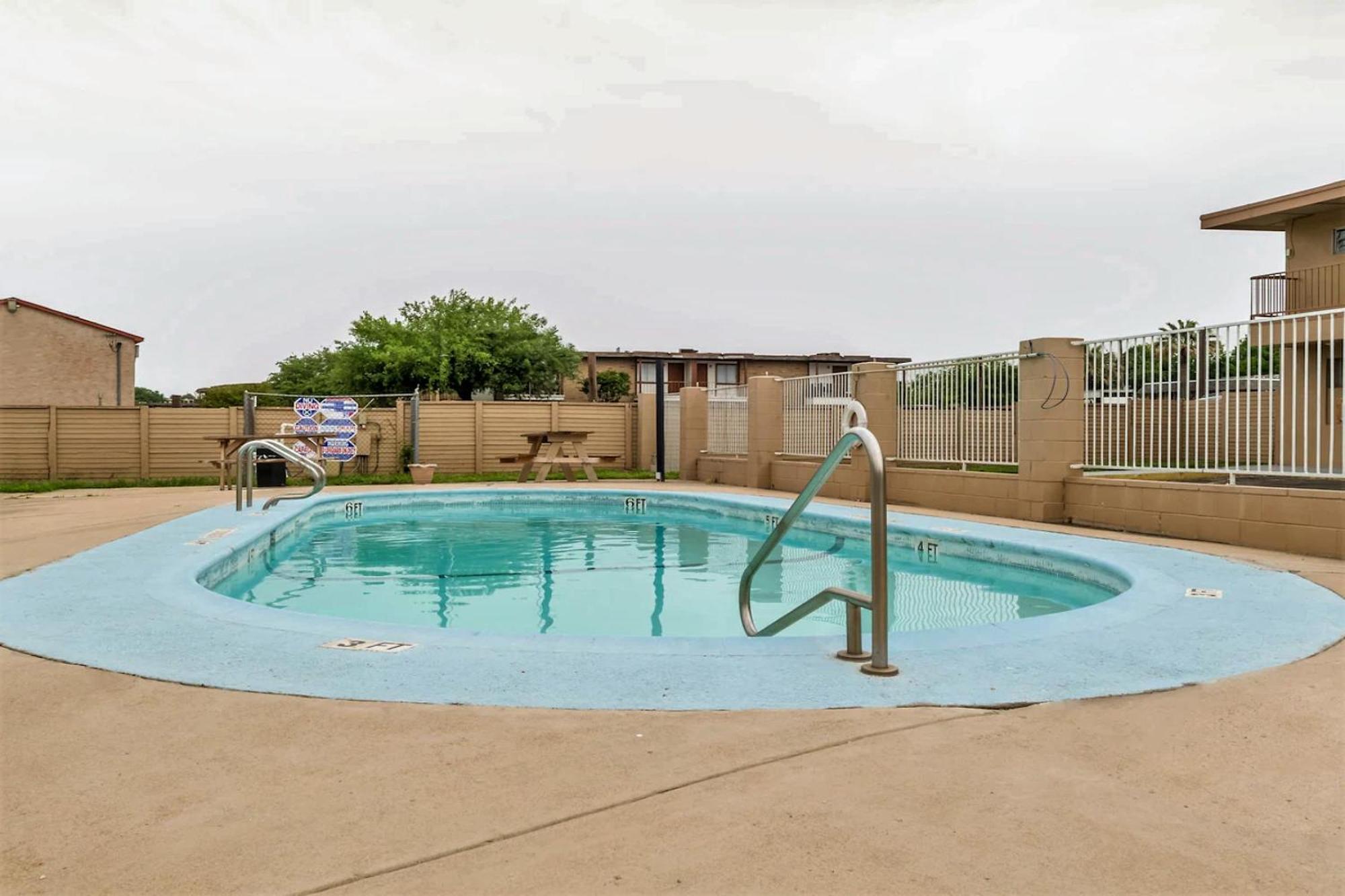 Oyo Hotel San Antonio Lackland Afb Seaworld Hwy 90 W Екстериор снимка